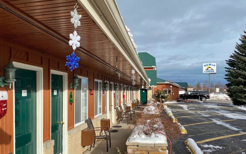 Big Bear Lodge (Burks Motel, Van-D Motel) - From Web Listing (newer photo)